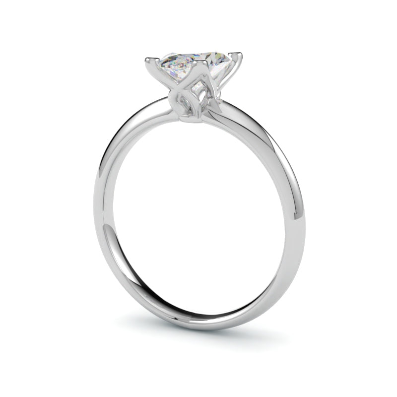 Pierścionek z diamentem Pearl – szlif owalny – platyna 950 – GOLDPORT